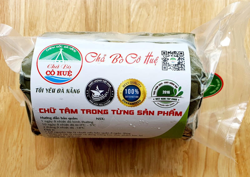 Phần chả b&ograve; được đ&oacute;ng g&oacute;i đẹp mắt từ chả b&ograve; C&ocirc; Huệ - 3 T&ocirc; Hiệu